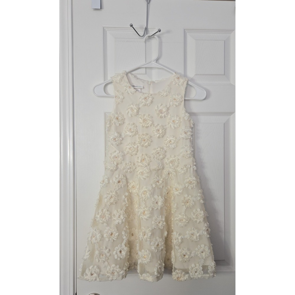 Bonnie Jean‎ Sleeveless Fancy dress Size 8 Off White has Flowers with Sequence
